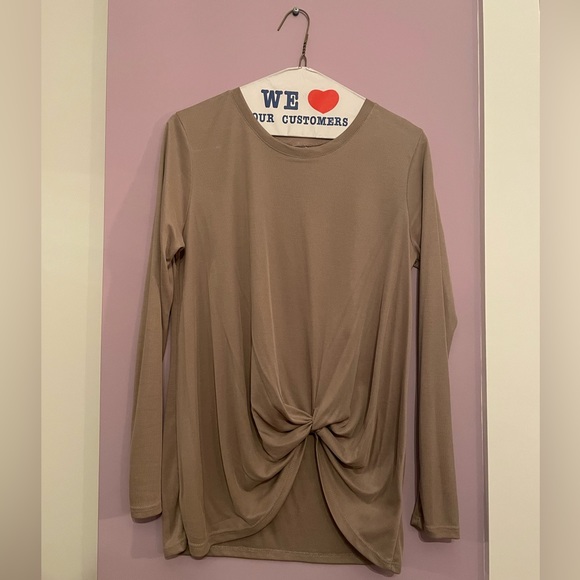 Beige long-sleeve with knotted detail - Picture 1 of 2